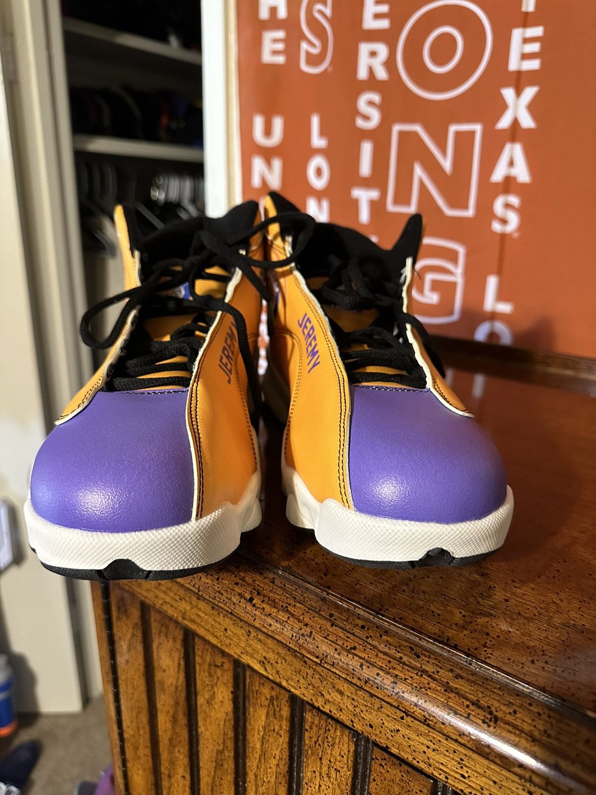 NBA × Vintage Vintage NBA Los Angeles Lakers sneakers 00s size 13 Size US 13 / EU 46 - 2 Thumbnail