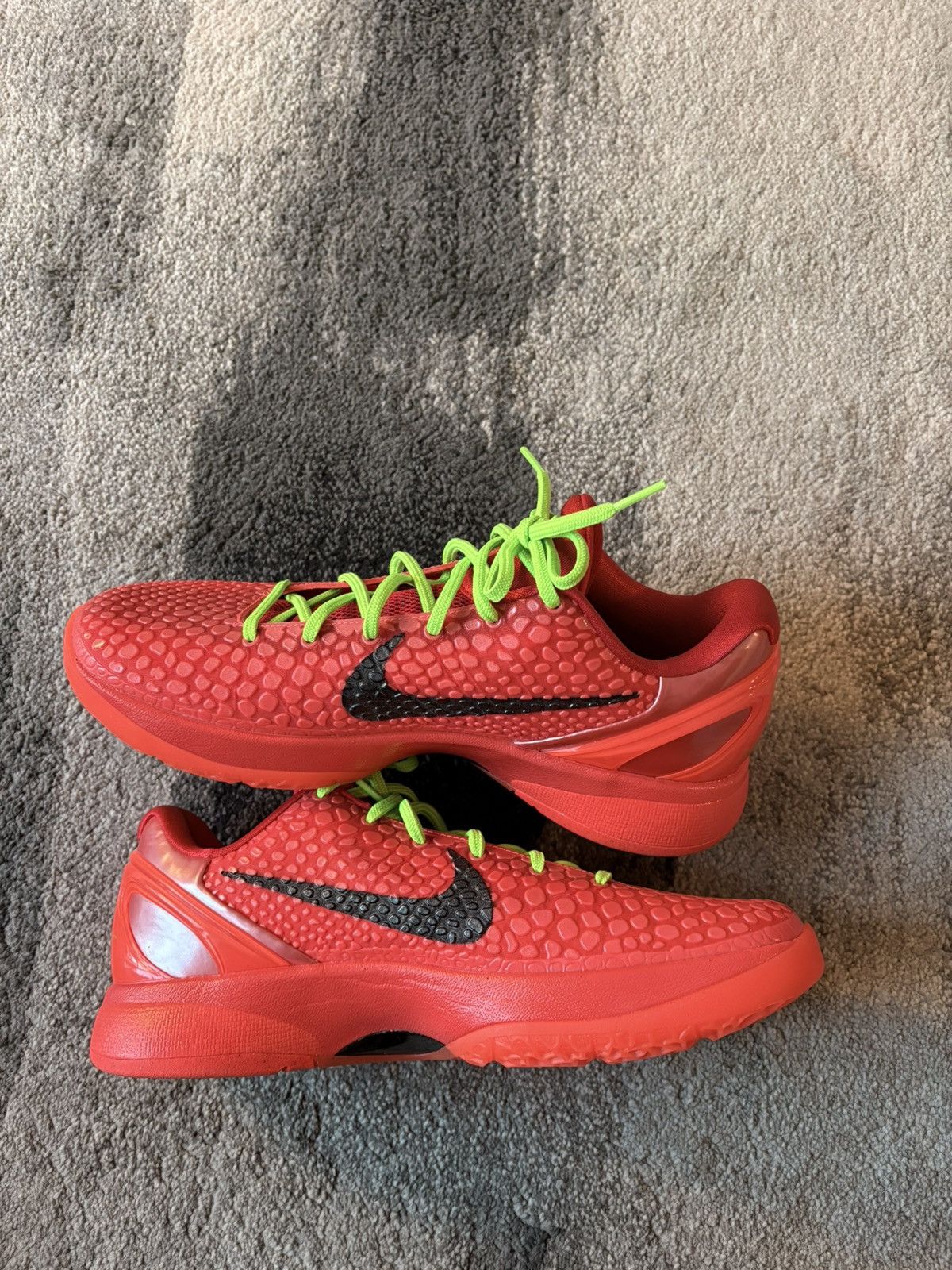 Nike Nike Kobe 6 Reverse Grinch Size US 11 / EU 44 - 2 Thumbnail