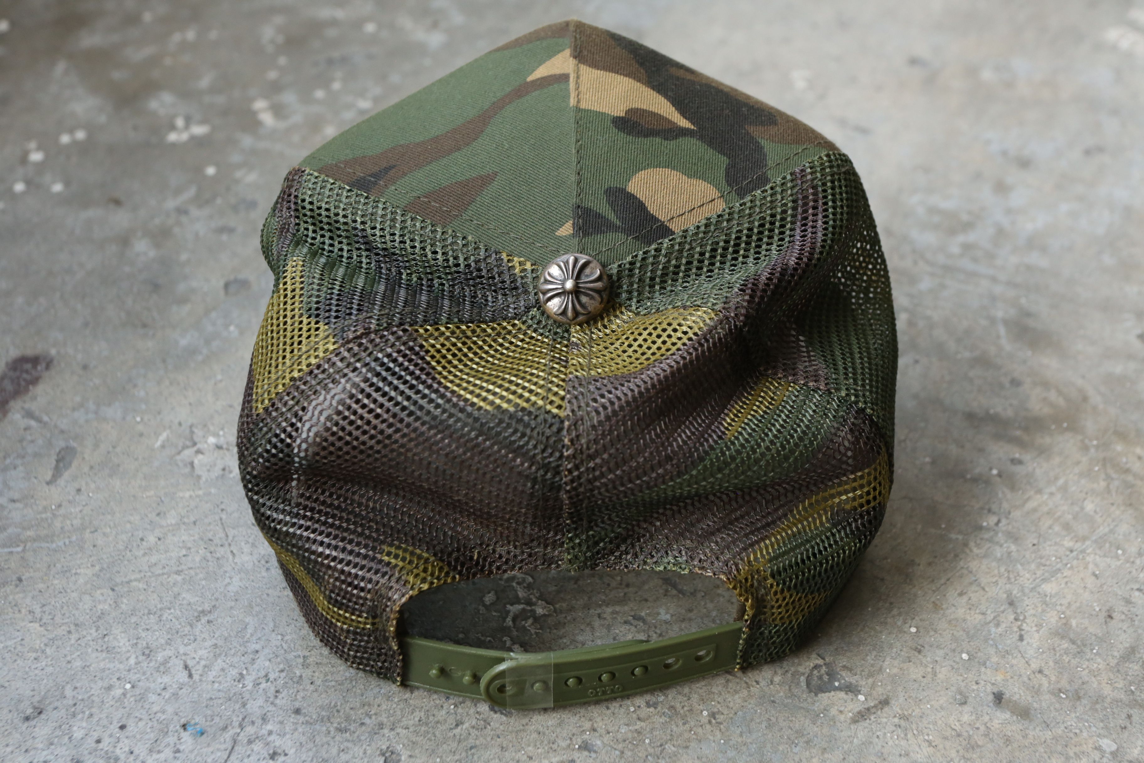 Chrome Hearts Chrome Hearts - Vintage - Cemetery Cross Camo Trucker Cap Size ONE SIZE - 3 Thumbnail