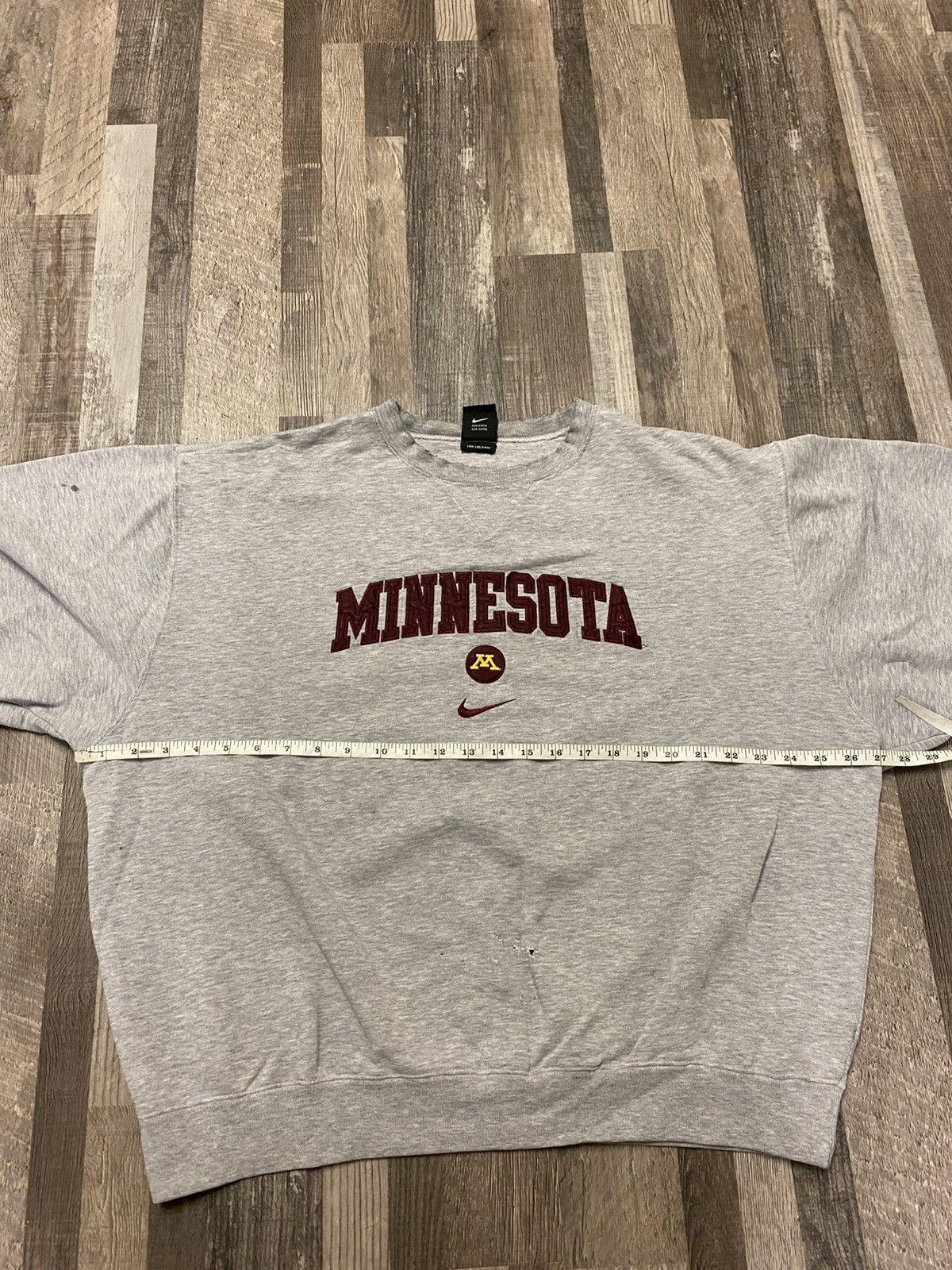 Nike Vintage 90’s U of M Nike Center Swoosh Distressed Sweatshirt Size US XL / EU 56 / 4 - 12 Thumbnail