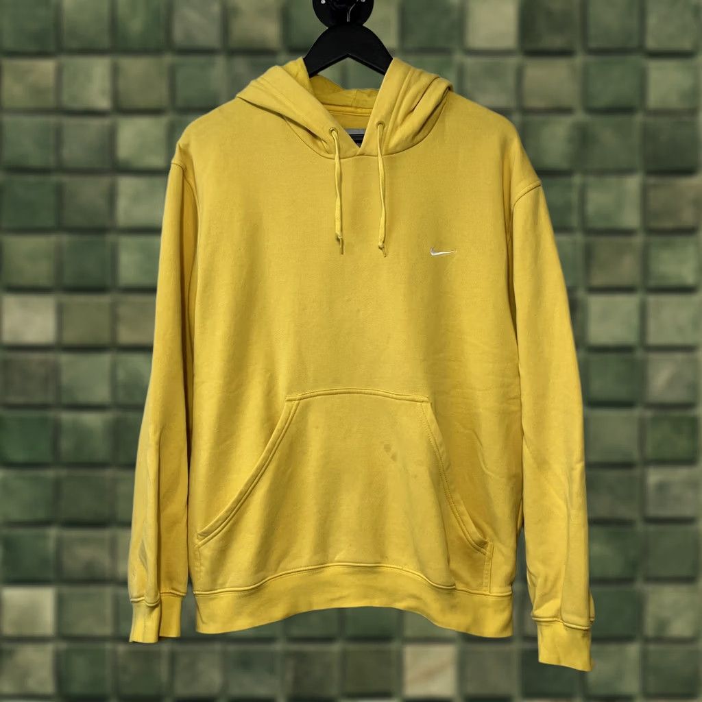 Nike Vintage Nike Center Swoosh Hoodie Yellow Silver Tag Mens Large Size US L / EU 52-54 / 3 - 1 Thumbnail