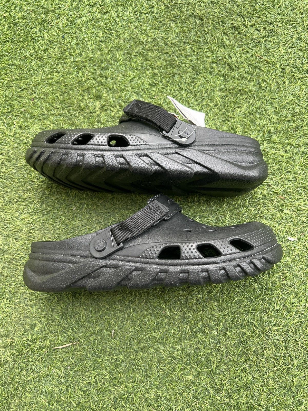Crocs Crocs Duet Max II Clog Black 208776-100 Size US 11 / EU 44 - 2 Thumbnail