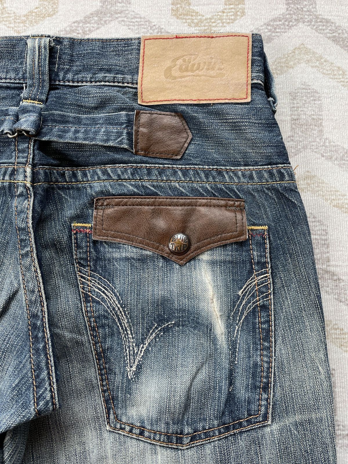 Edwin Edwin Buckle Back Jeans Size US 31 - 7 Thumbnail