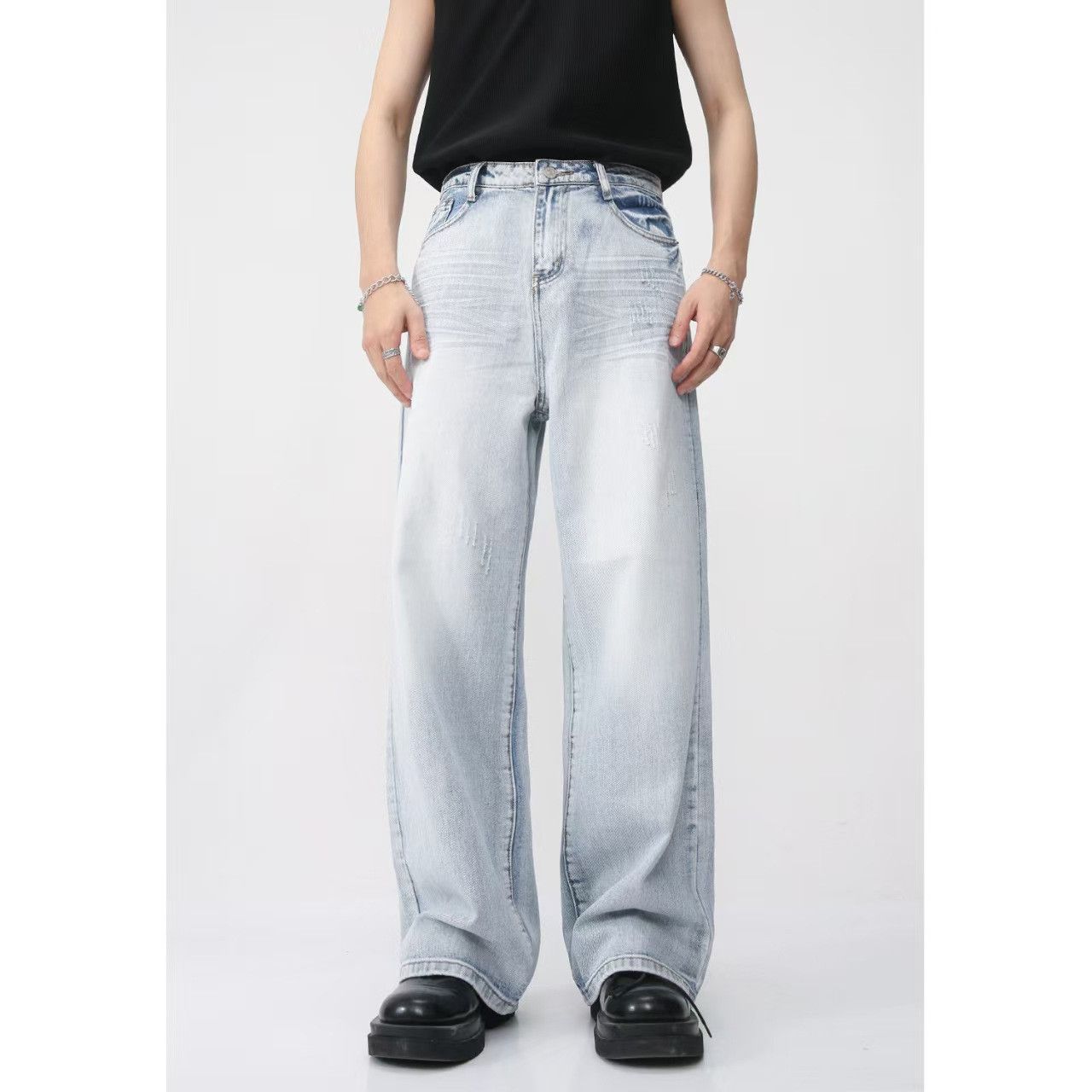 Japanese Brand × Vintage Washed and Aged Simple Casual Loose Jeans Size US 26 / EU 42 - 1 Thumbnail