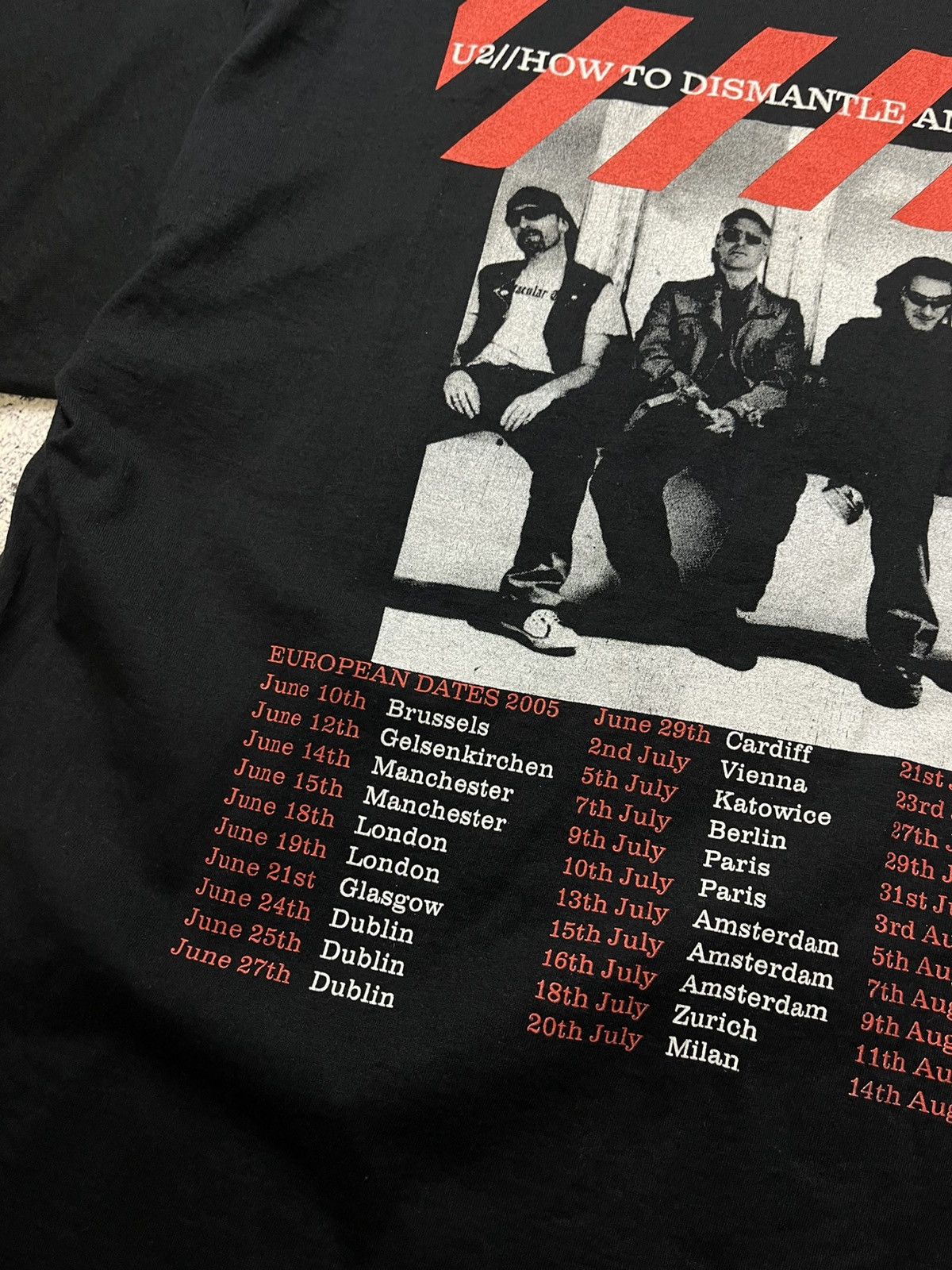 Band Tees Vintage 2005 U2 How To Dismantle An Atomic Bomb Faded Tee Size US XL / EU 56 / 4 - 15 Thumbnail