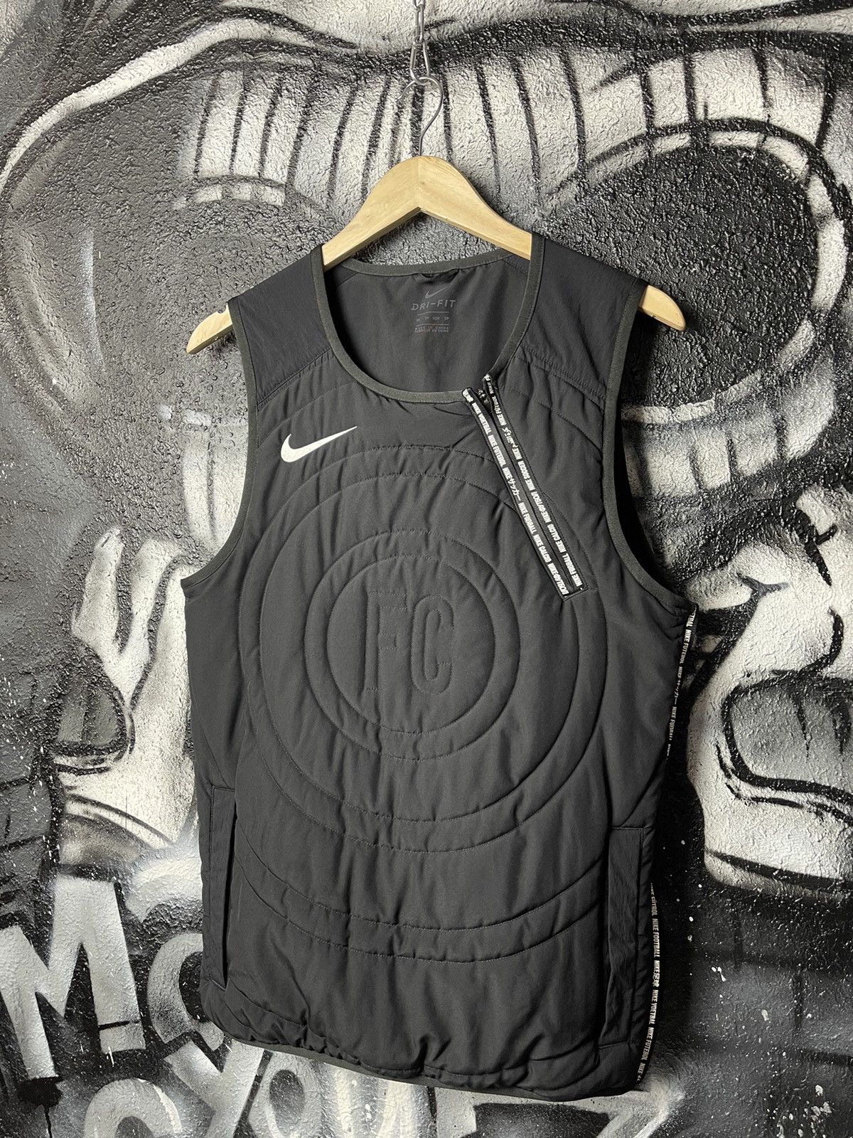 Nike Nike F. C. Dri-Fit Sportwear Black Vest Men’s Size XS Size US XS / EU 42 / 0 - 1 Thumbnail