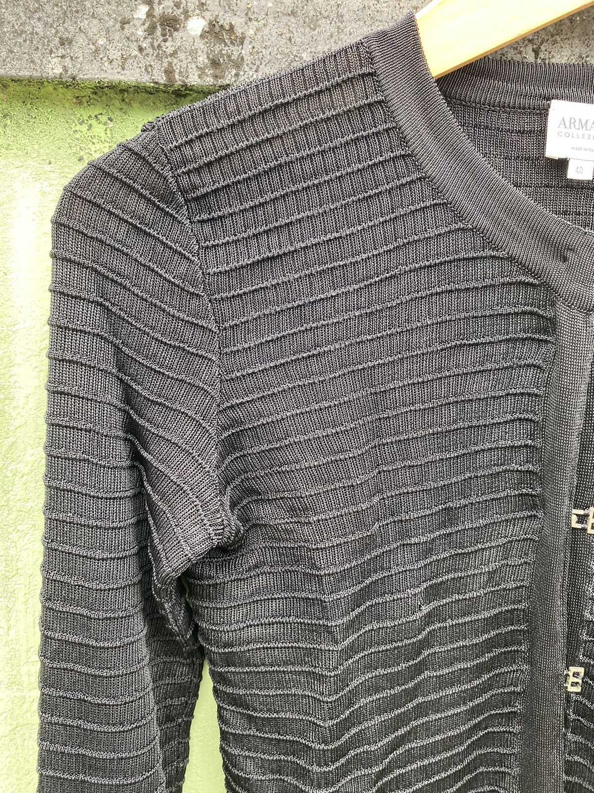 Armani Collezioni Vintage Armani Collezioni Made in Italy Ribbed Knit Cardigan Size S / US 4 / IT 40 - 3 Thumbnail