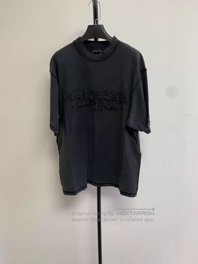 Balenciaga Balenciaga Logo Letter Solid Color Short Sleeve T-Shirt Size US XXS / EU 40 - 1 Thumbnail