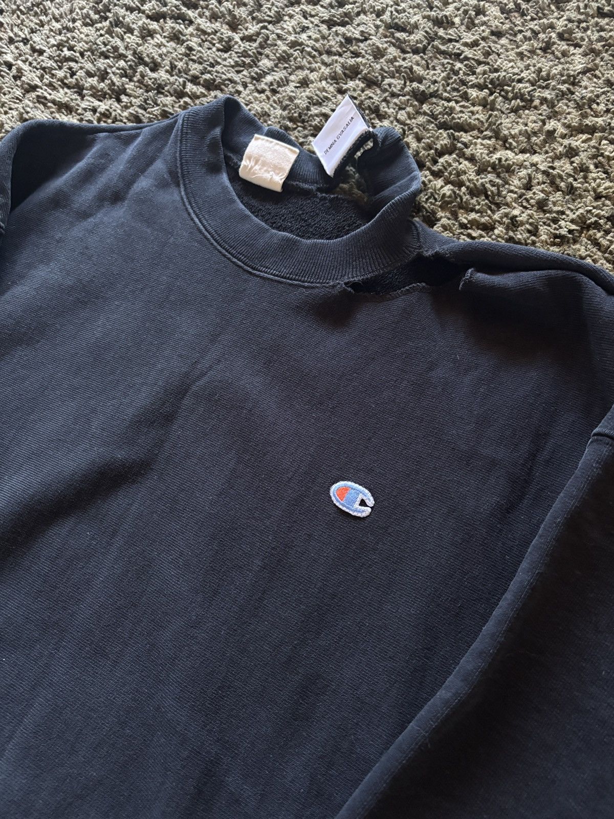 Champion × Vetements SS17 Vetements x Champion Cut Out Oversized Crewneck Size US XS / EU 42 / 0 - 5 Thumbnail