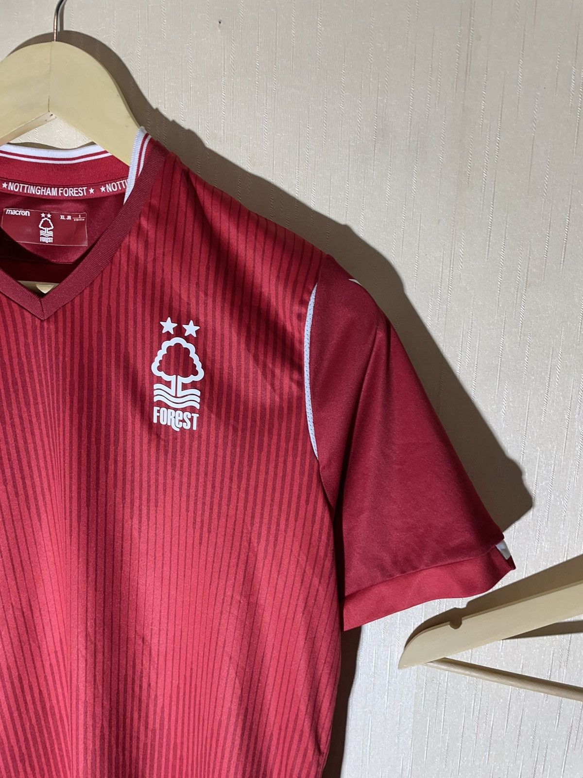 Vintage Macron Nottingham Forest soccer jersey Size US S / EU 44-46 / 1 - 2 Thumbnail