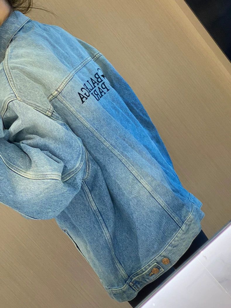 Balenciaga Balenciaga Retro washed denim jacket Size US XS / EU 42 / 0 - 6 Thumbnail