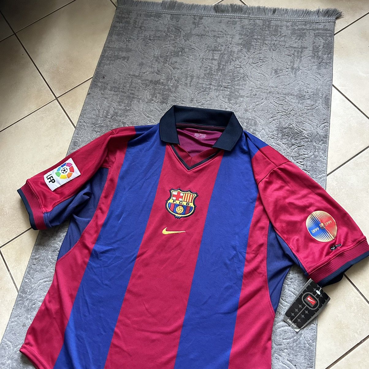 Nike DSWT 00/01 FC Barcelona Nike jersey soccer vintage Size US S / EU 44-46 / 1 - 2 Thumbnail