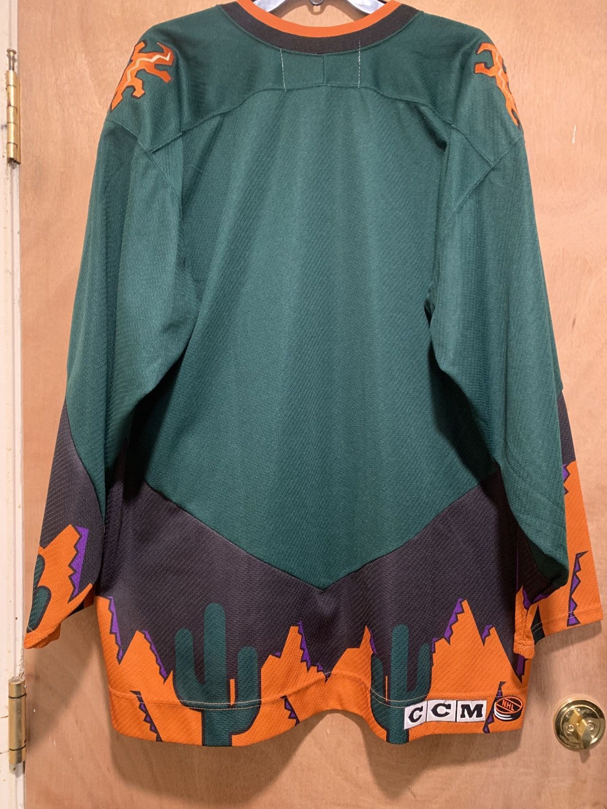Ccm PHOENIX CAYOTES CCM JERSEY Size US XL / EU 56 / 4 - 5 Thumbnail