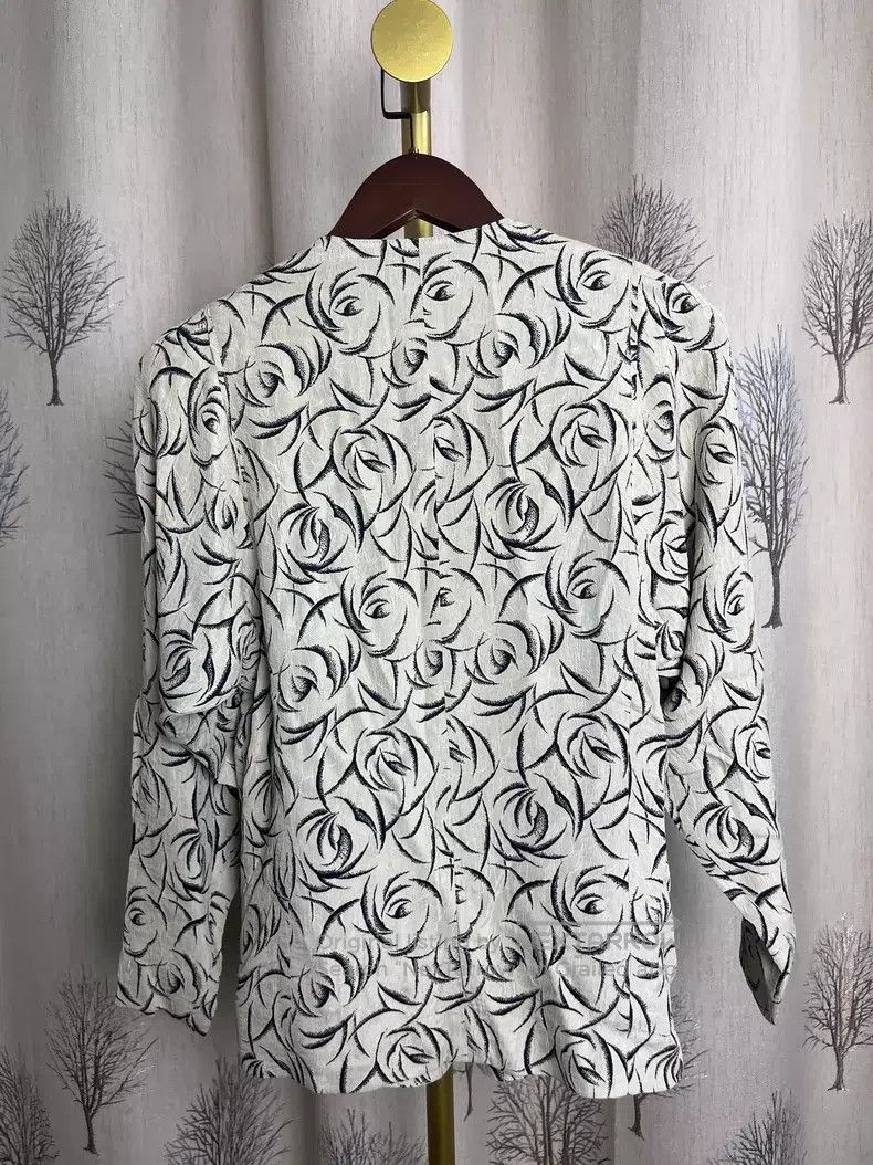 Vivienne Westwood Vivienne Westwood Black and White Rose Printed Jacket Size M / US 6-8 / IT 42-44 - 2 Thumbnail