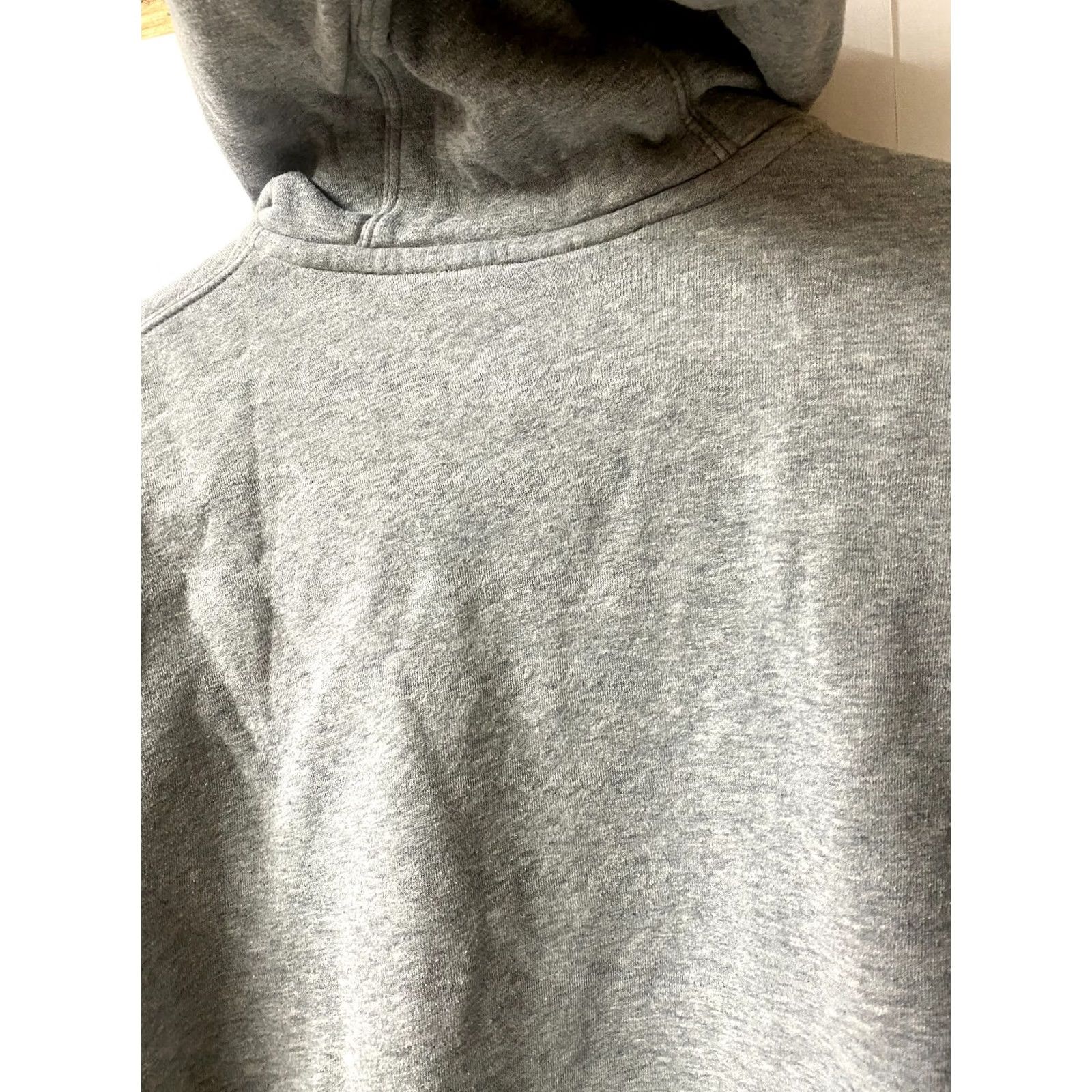 Nike VINTAGE Nike Sweatshirt Hoodie Mini Logo Swoosh Gray L Adult Pullover Hoodie Mens Logo 90s-style Size US L / EU 52-54 / 3 - 5 Thumbnail