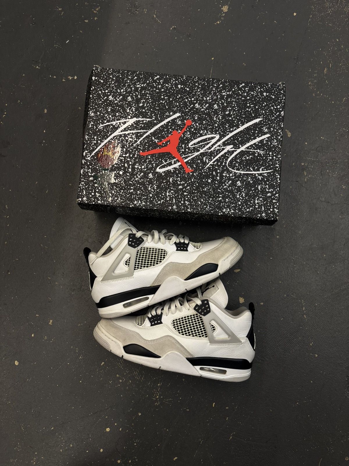 Jordan Brand Air jordan 4 retro military black with box 10.5 Size US 10.5 / EU 43-44 - 1 Thumbnail