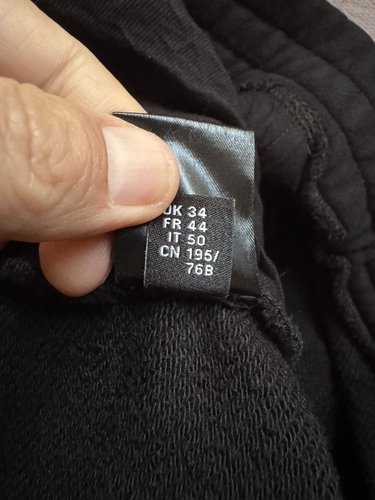 Amiri AMIRI joggers size L see photos for real tape measurements Size US 32 / EU 48 - 15 Thumbnail