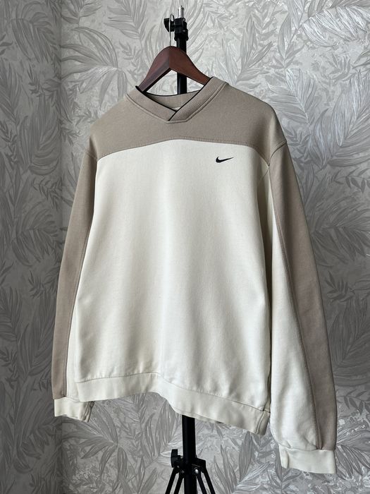 Nike cream discount mini swoosh sweatshirt