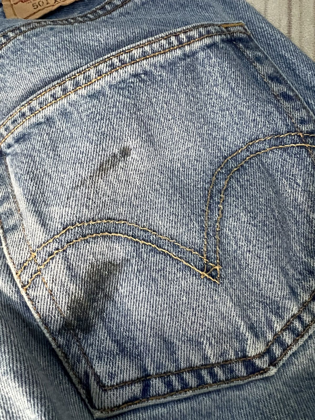 Le Grande Bleu (L.G.B.) × Levi's × Levi's Vintage Clothing VINTAGE LEVIS 501 XX LIGHT WASH JEANS Size US 34 / EU 50 - 6 Thumbnail
