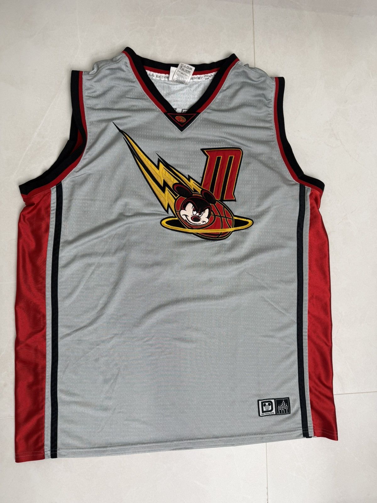 Mickey Mouse Walt Disney World Mickey Mouse Basketball Jersey #28 Size US XL / EU 56 / 4 - 3 Thumbnail