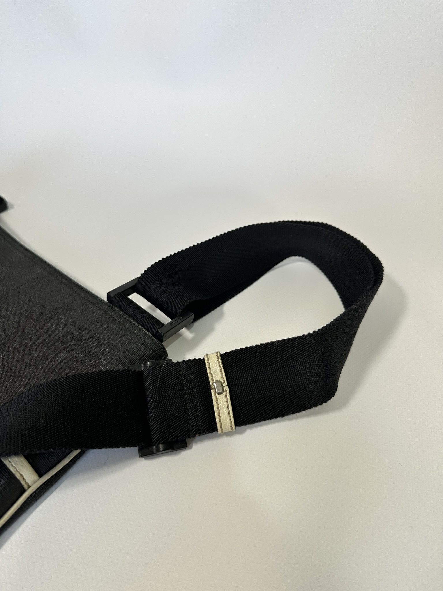 Gucci Gucci Messenger Bag Made in Italy Vintage Logo Gray Canvas Size ONE SIZE - 9 Thumbnail