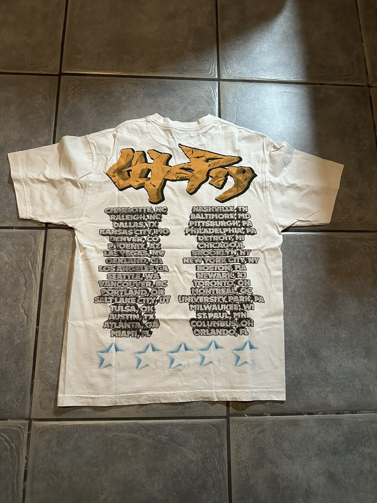 Travis Scott Travis Scott utopia merch tee Size US L / EU 52-54 / 3 - 3 Thumbnail