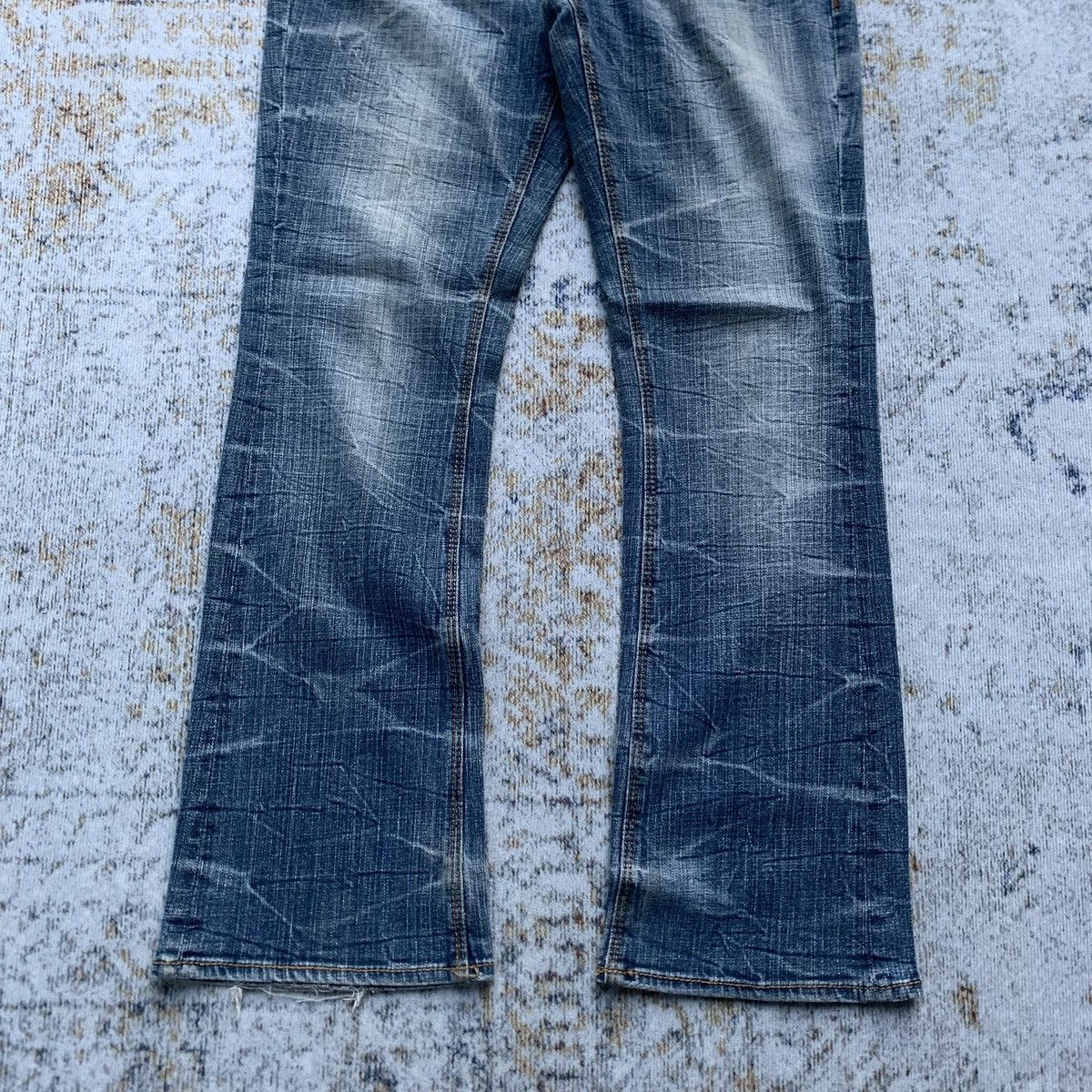 Japanese Brand × Vintage Y2K Rare Japanese Brand Theoria Distressed Flared Jeans Size 30" / US 8 / IT 44 - 4 Thumbnail