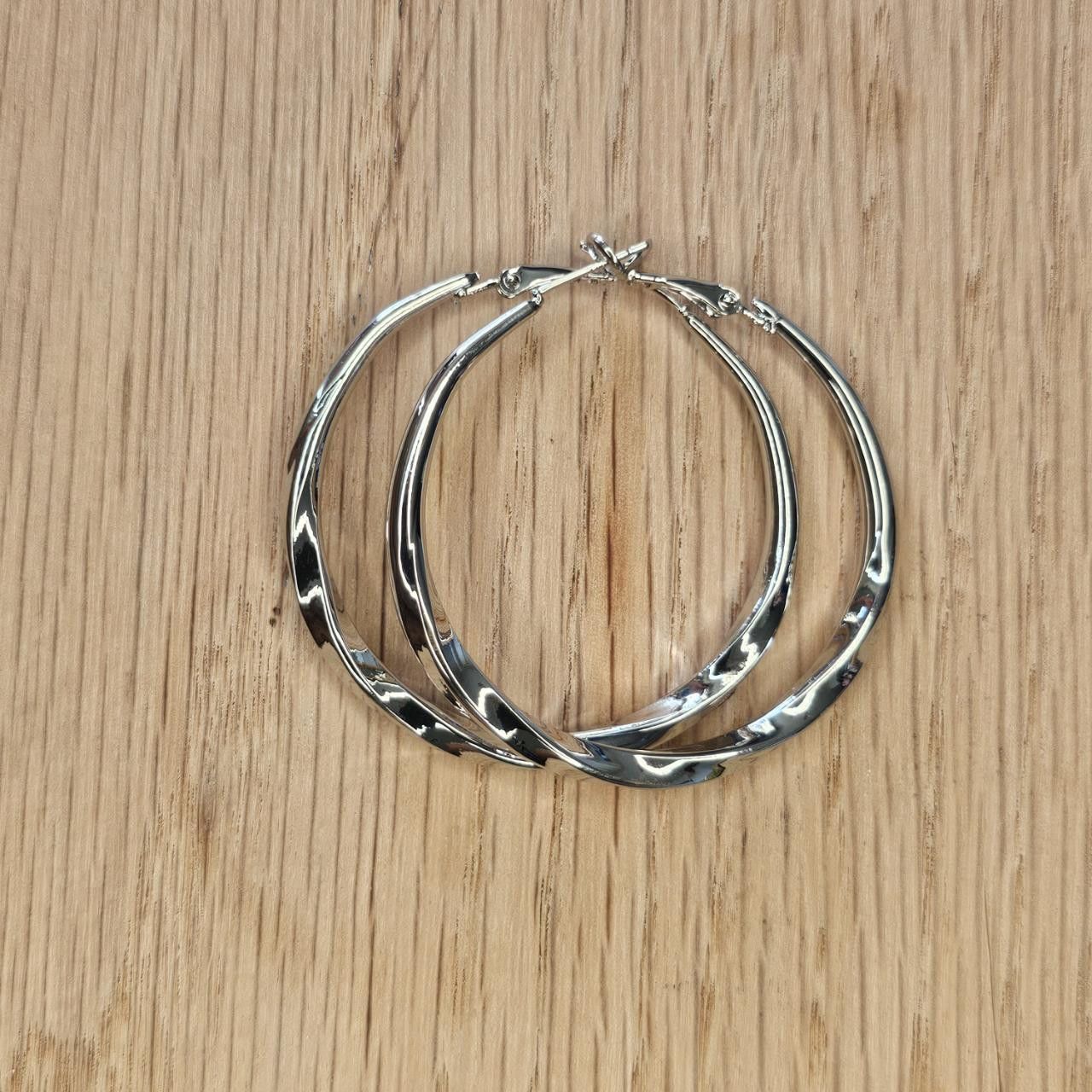 Other Big Circle Hoop Earrings Size ONE SIZE - 1 Preview