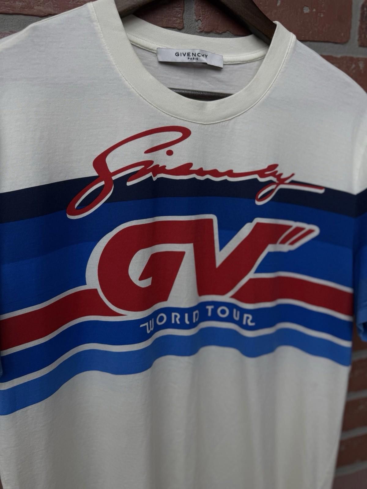 Givenchy GIVENCHY T-shirt White/Blue/Red Men’s Size Large Authentic Size US L / EU 52-54 / 3 - 5 Thumbnail