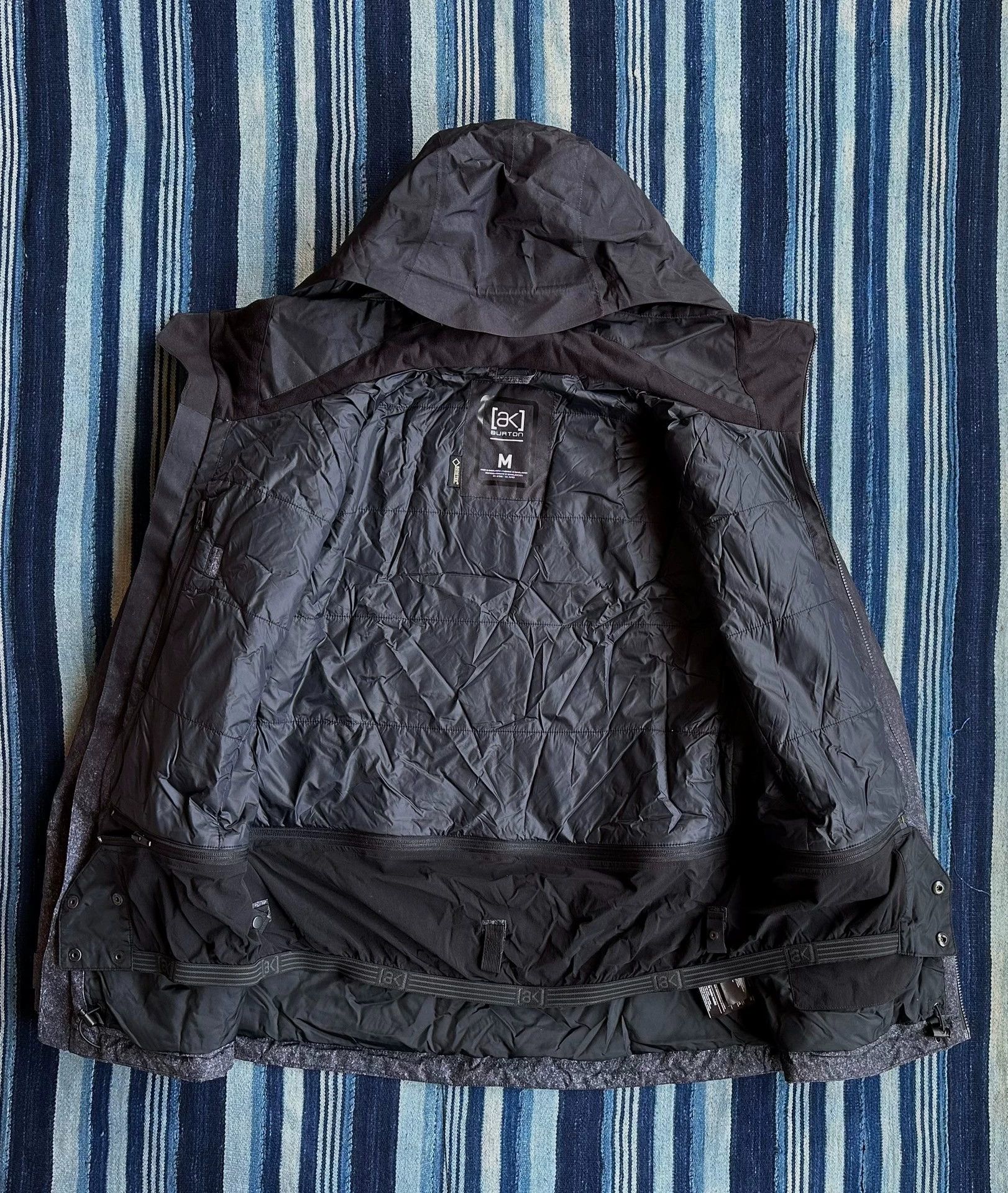 Burton Burton AK EMBARK JKT GTX Insulated Ombre Unisex M Size US M / EU 48-50 / 2 - 3 Thumbnail