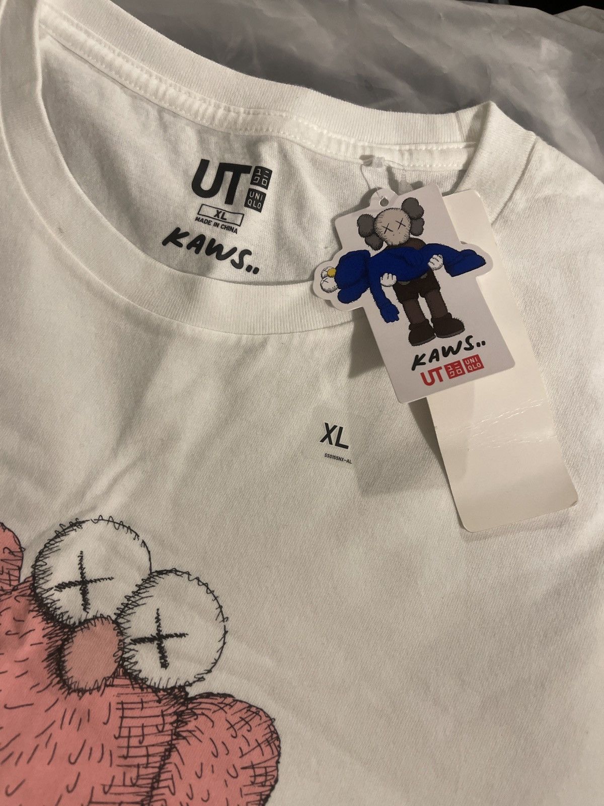 Kaws × Uniqlo Kaws shirt from the Uniqlo collaboration size XL Size US XL / EU 56 / 4 - 2 Thumbnail