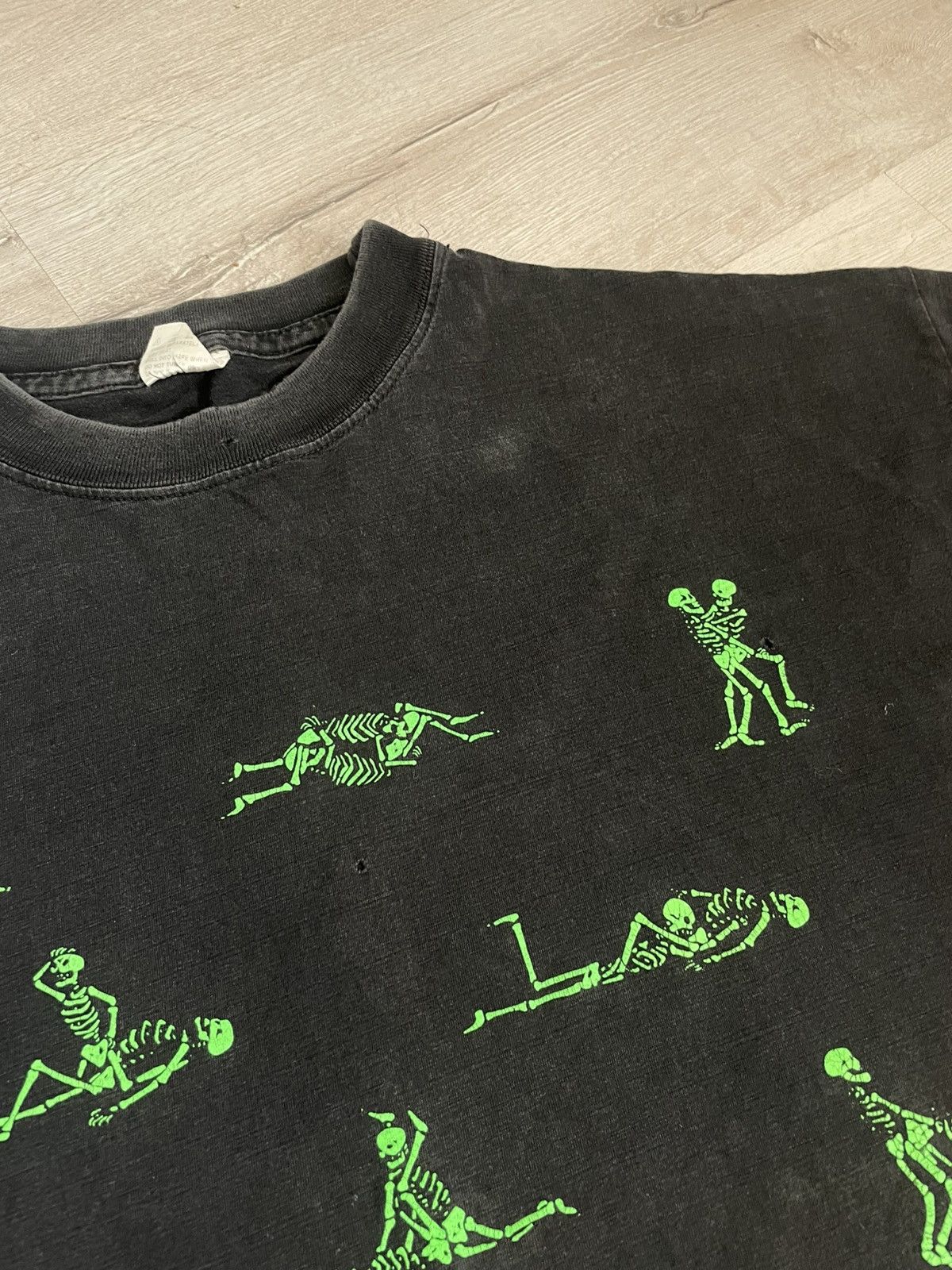 Vintage Vintage Faded Bone In Love Tee Skeleton Distressed Y2k Size US XL / EU 56 / 4 - 7 Thumbnail