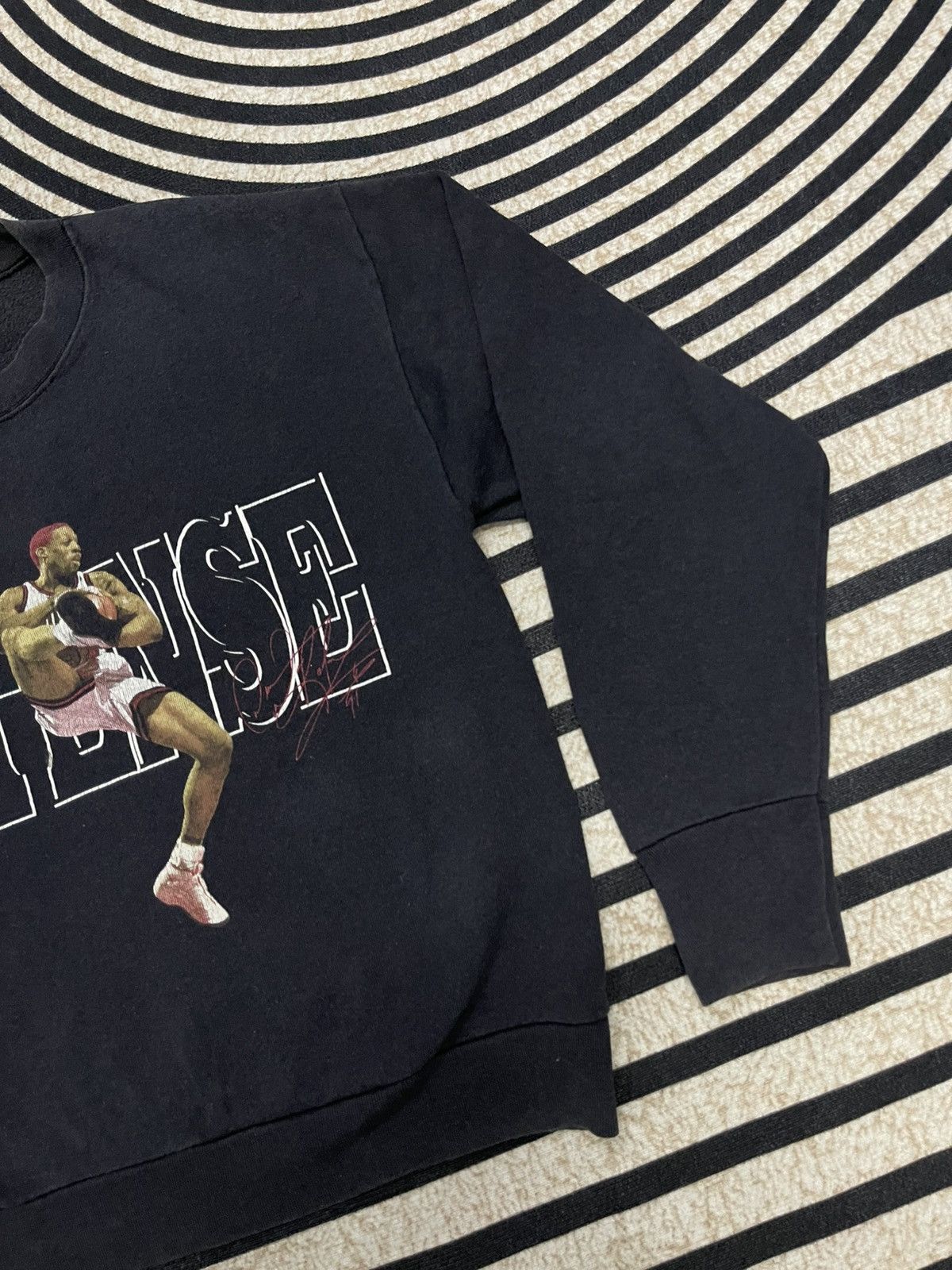 NBA VINTAGE 1997 DENNIS RODMAN DUNK INTENSE FADED CREWNECK Size US M / EU 48-50 / 2 - 4 Thumbnail
