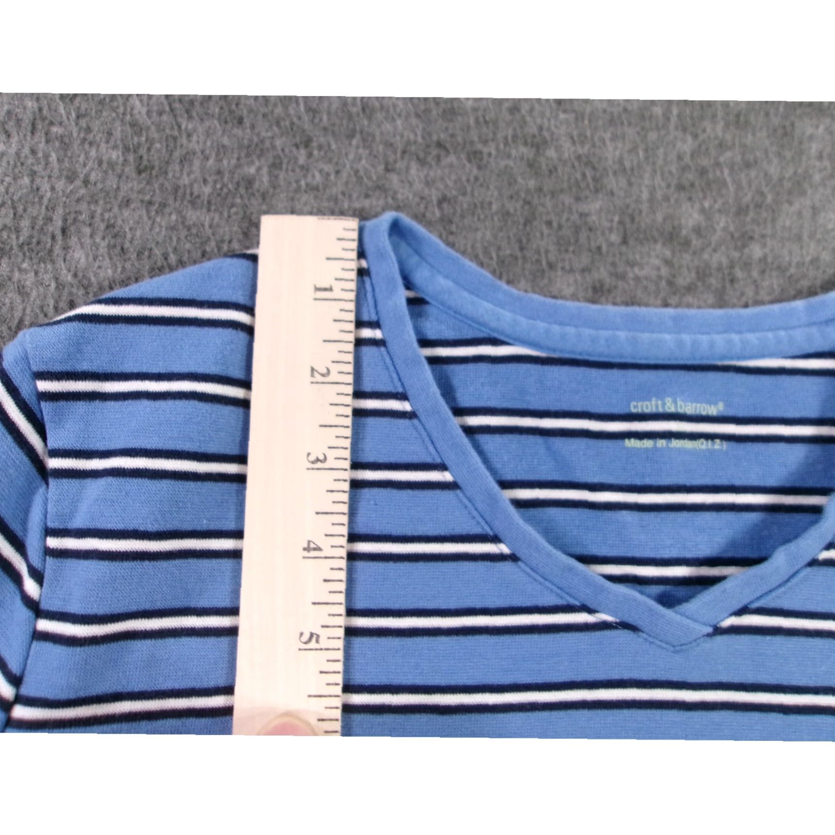Croft & Barrow VINTAGE Croft & Barrow Women's T-Shirt Large Blue Striped Nautical Casual V-Neck Short Sleeve Size L / US 10 / IT 46 - 4 Thumbnail