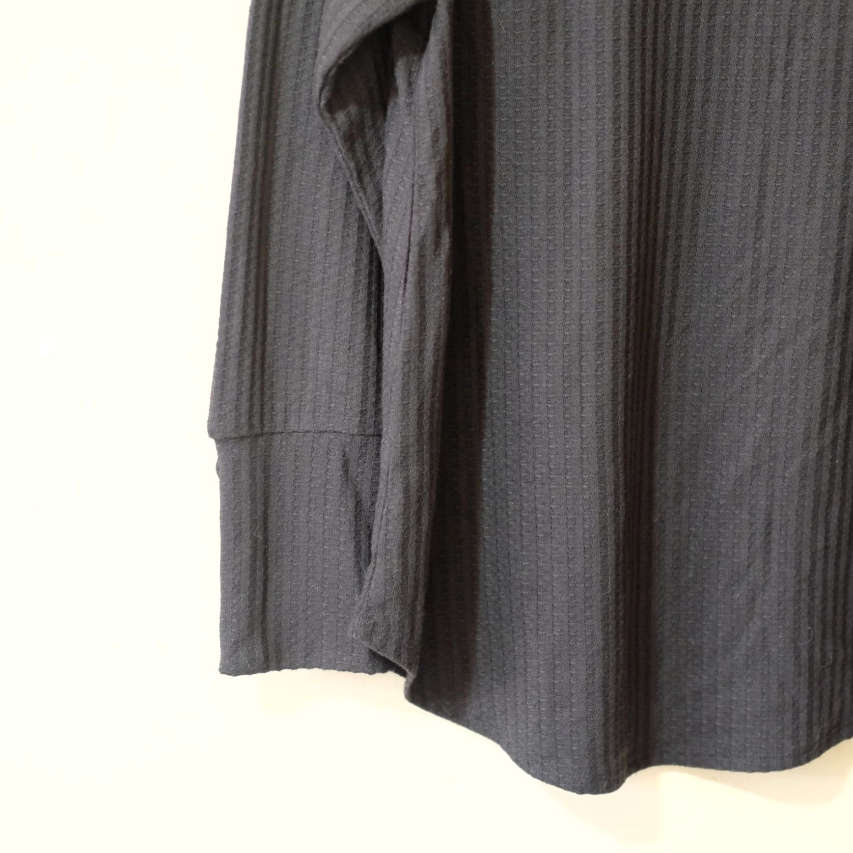 Vintage CHASER Women's XXL Thermal Shirt Sweater Tunic Black Knit Lightweight Casual Round Neck Long Sleeve 62% Polyester 35% Rayon 3% Spandex Regular Size XXL / US 16-18 / IT 52-54 - 7 Thumbnail