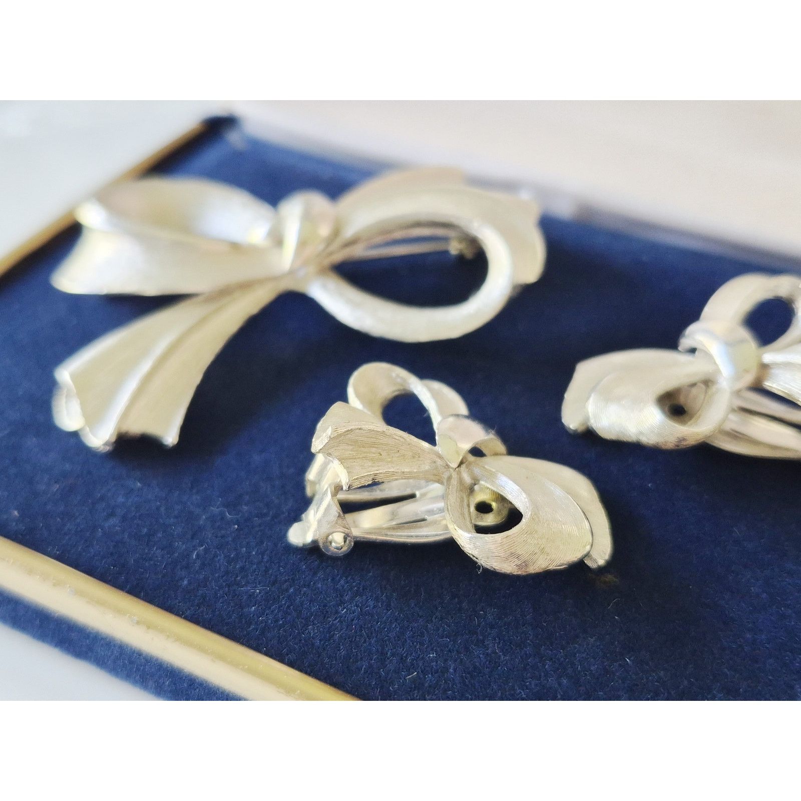 Other Vintage MCM Silver-tone Bow-tie Brooch and Earring Set Size ONE SIZE - 2 Thumbnail