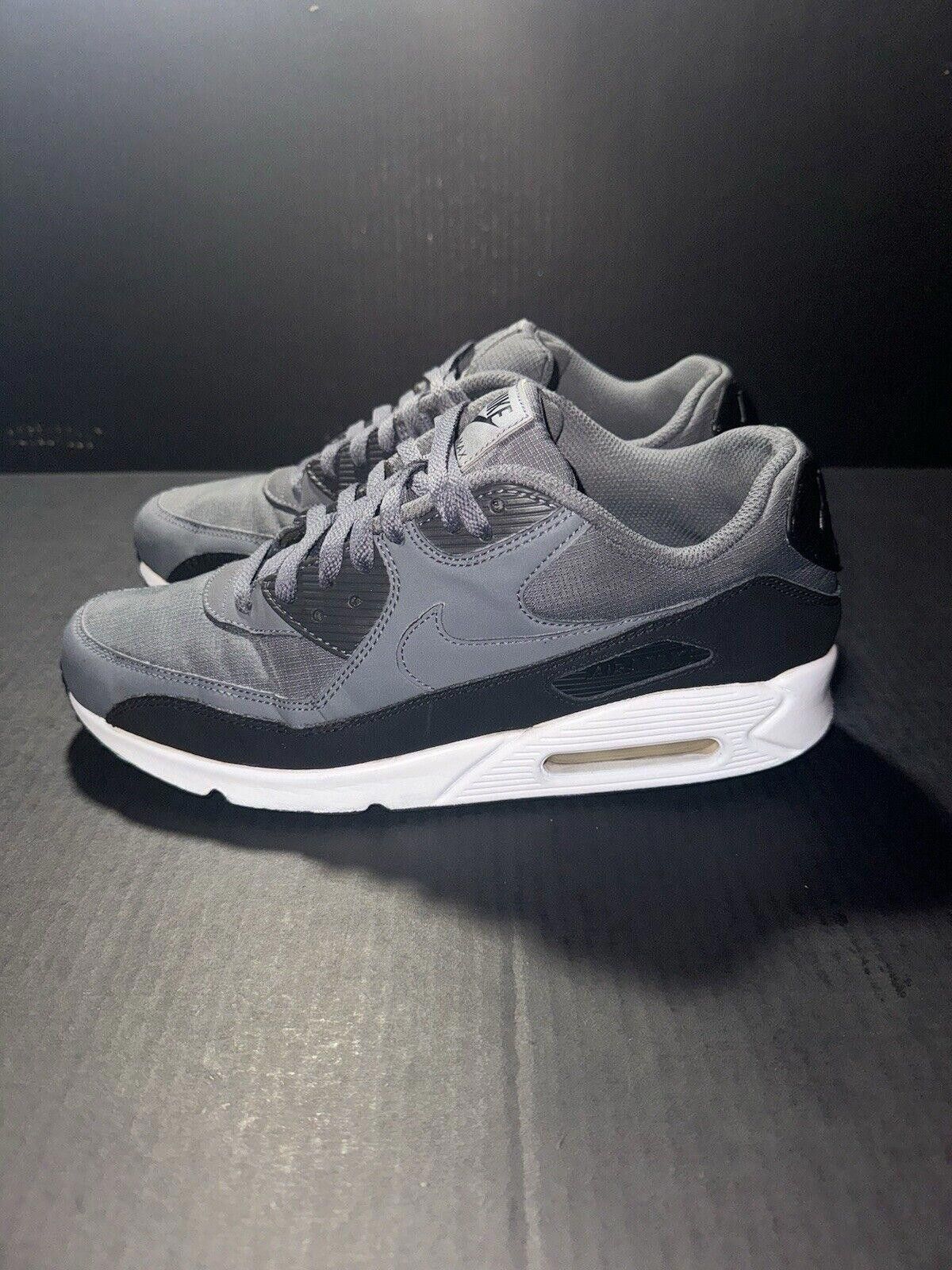 Nike Nike Men's Air Max 90 Black Dark Grey 537384-085 Sz 9.5 Size US 9.5 / EU 42-43 - 5 Thumbnail