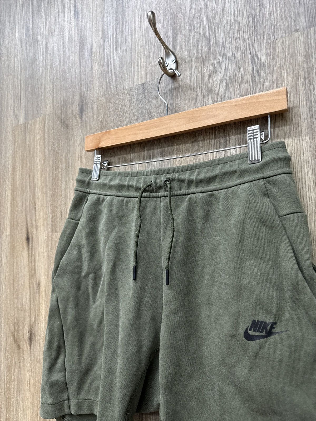 Nike Nike Tech Olive Green Shorts Size US 30 / EU 46 - 4 Thumbnail