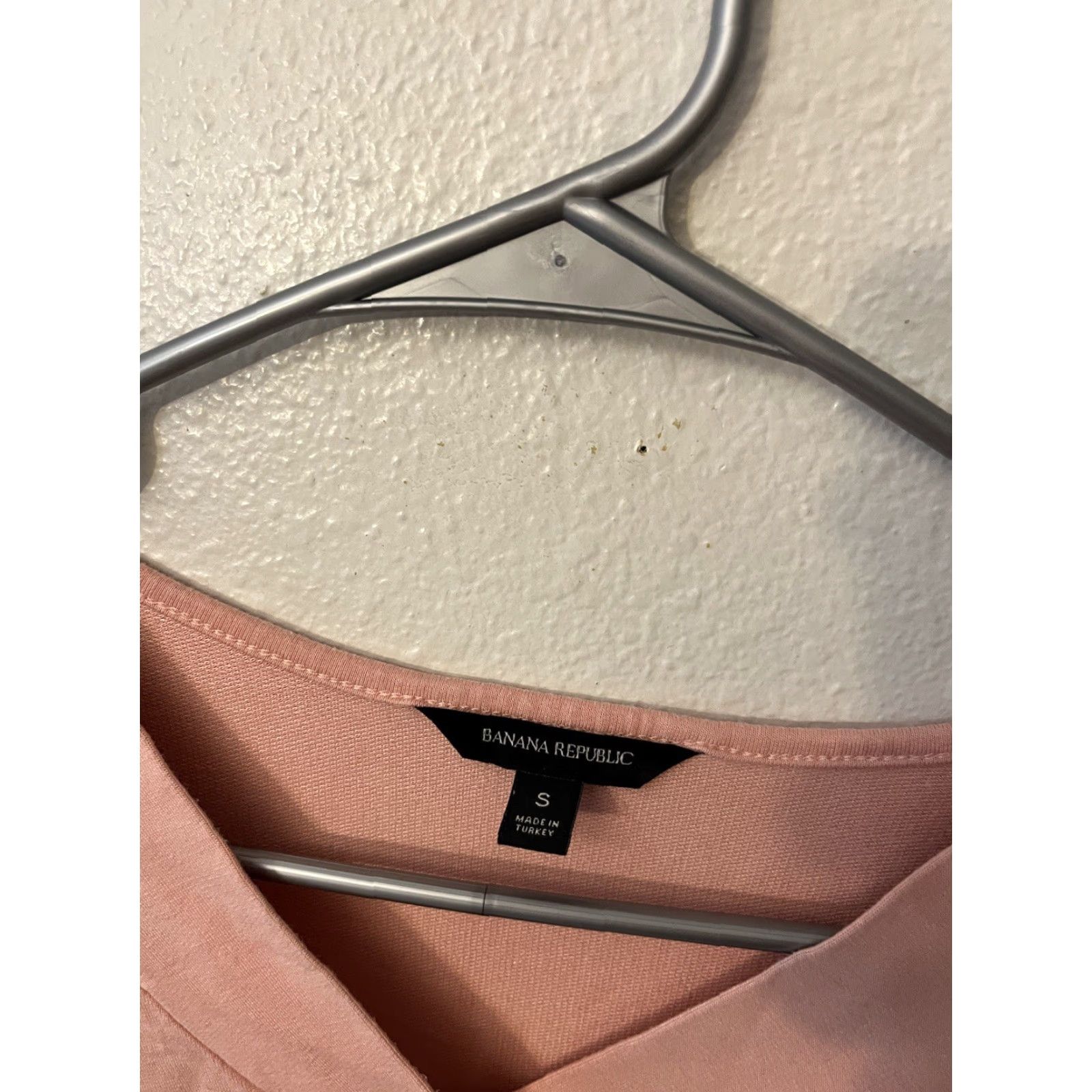 Banana Republic Banana Republic Sweater Small Pink V-Neck Cotton Rayon Blend Size S / US 4 / IT 40 - 2 Thumbnail