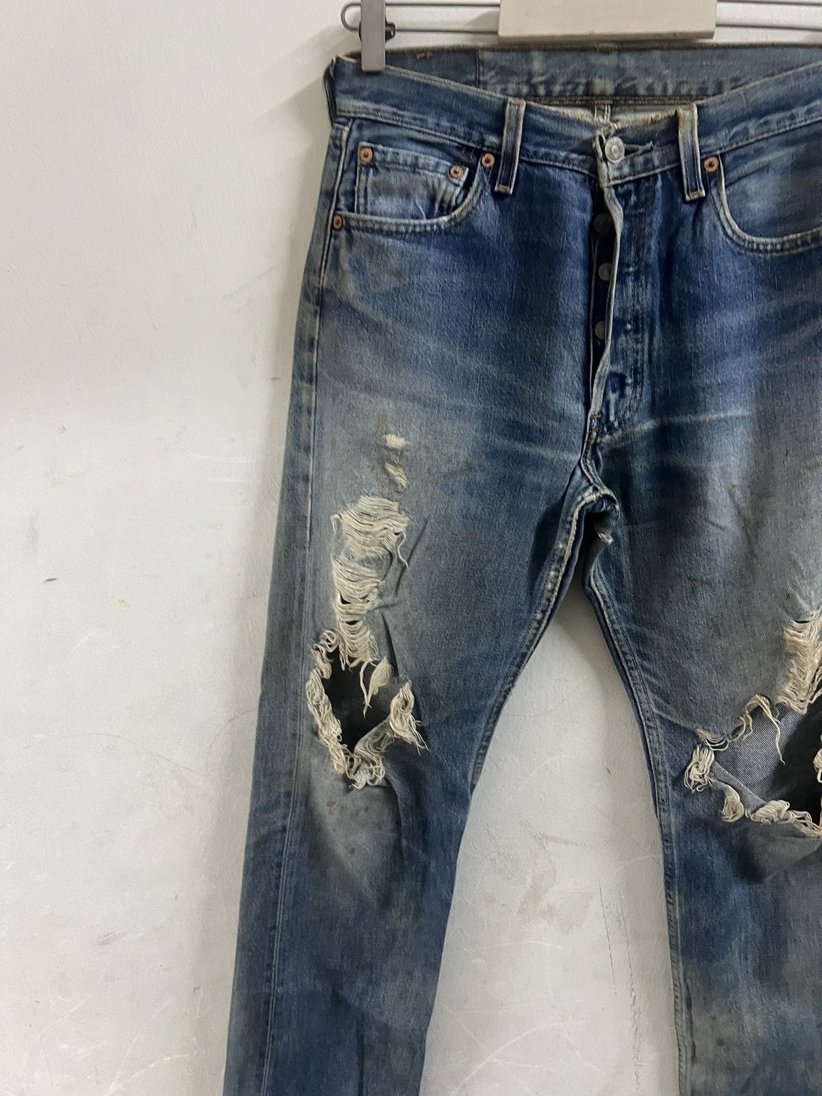 Japanese Brand × Levi's Vintage Clothing KURT COBAIN‼️THRASHED VINTAGE 501 DISTRESSED DENIM PANT Size US 32 / EU 48 - 3 Thumbnail