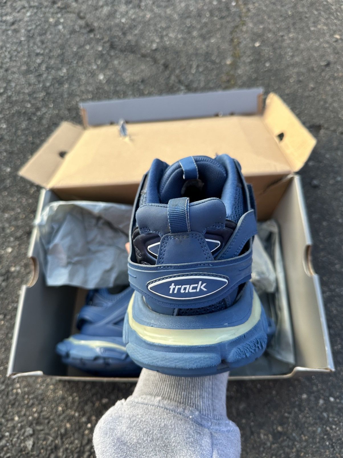 Balenciaga Balenciaga LED Marina Blue Size US 11 / EU 44 - 10 Thumbnail