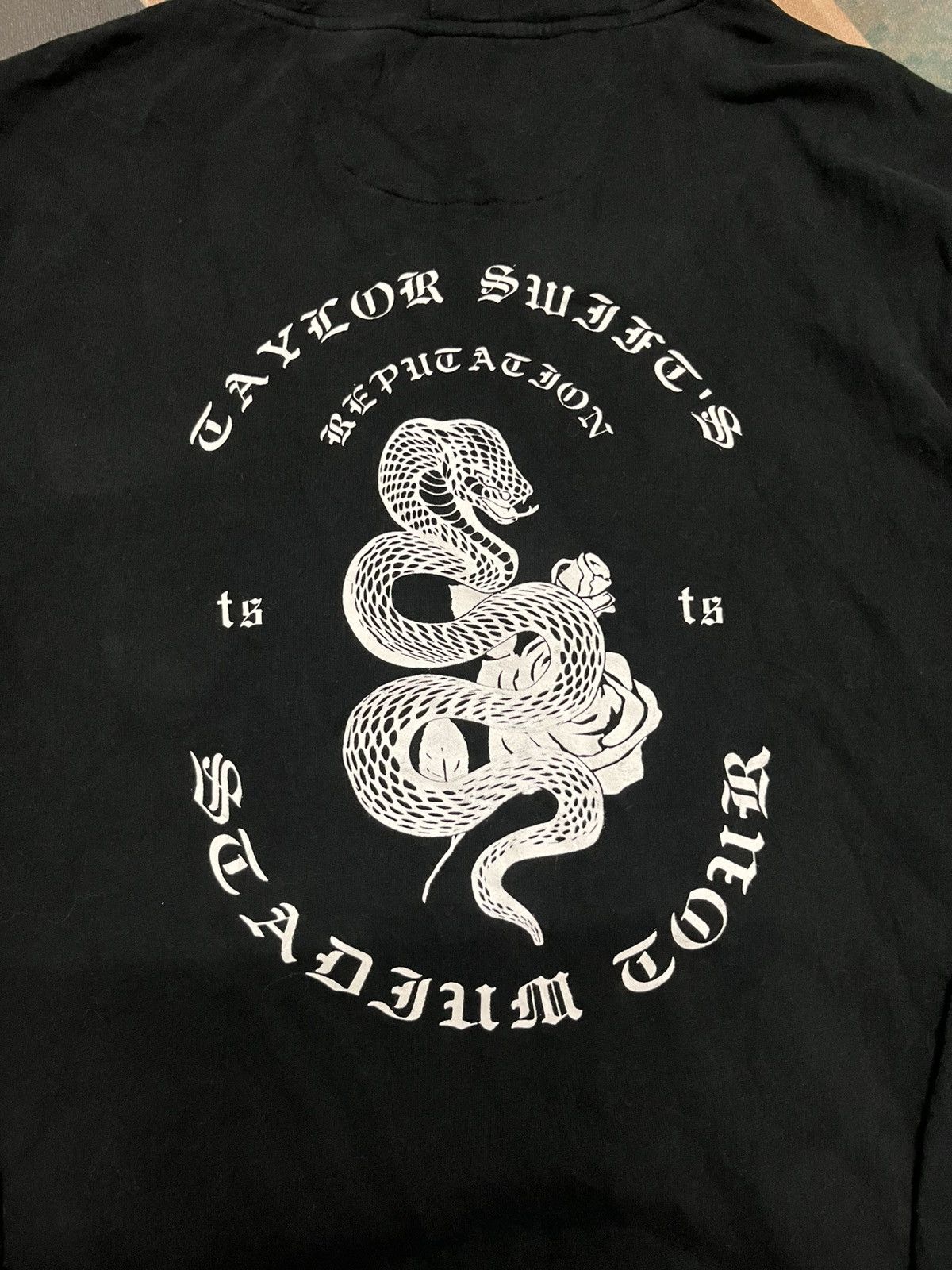 Band Tees 💥Taylor Swift REPUTATION Promo Album Hoodie Size US L / EU 52-54 / 3 - 3 Thumbnail