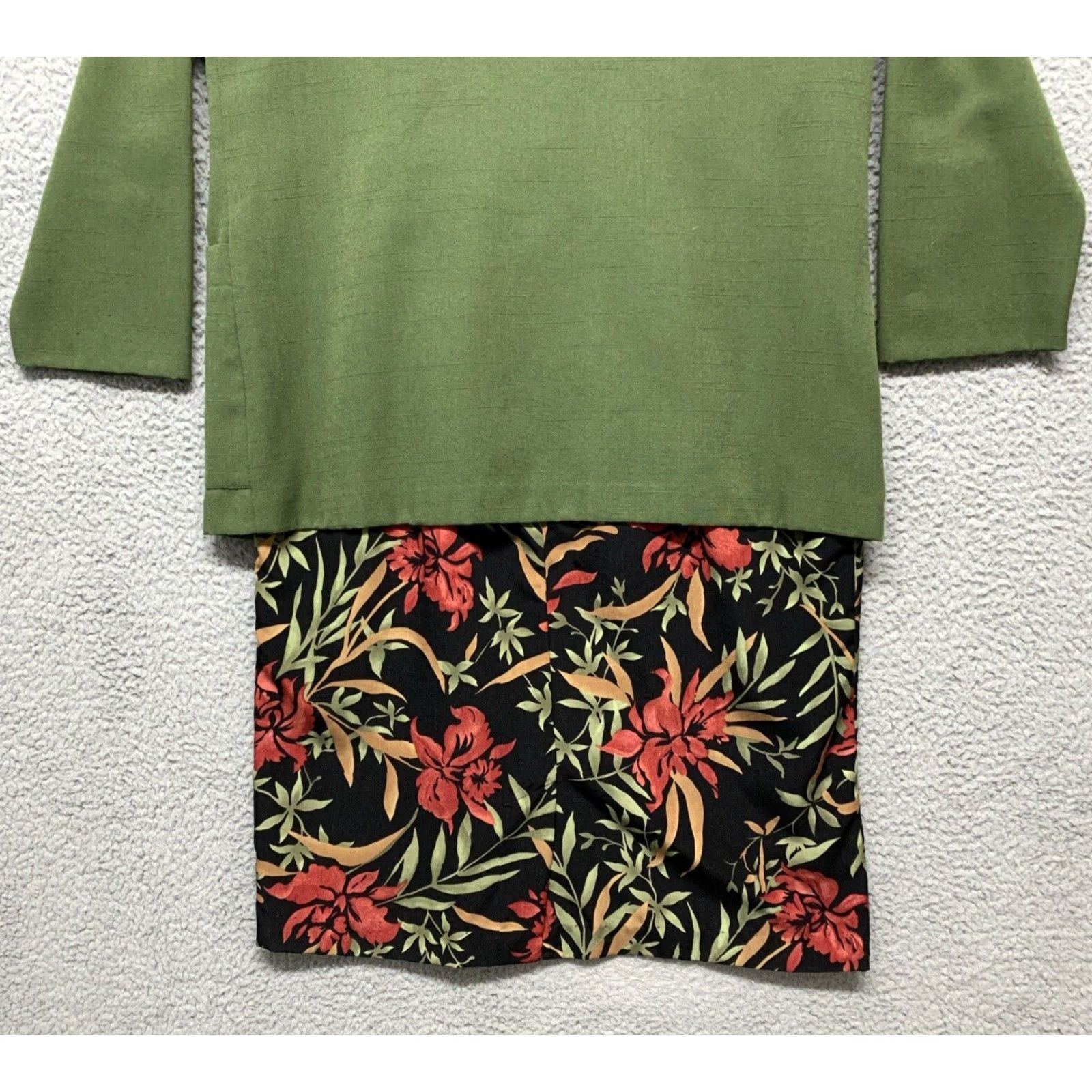 Lee Kathie Lee Dress Jacket W/Belt 2 Pockets Petite 8/10 6" Slit Knee Length Green Black Red & Gold Womens Size M / US 6-8 / IT 42-44 - 6 Thumbnail