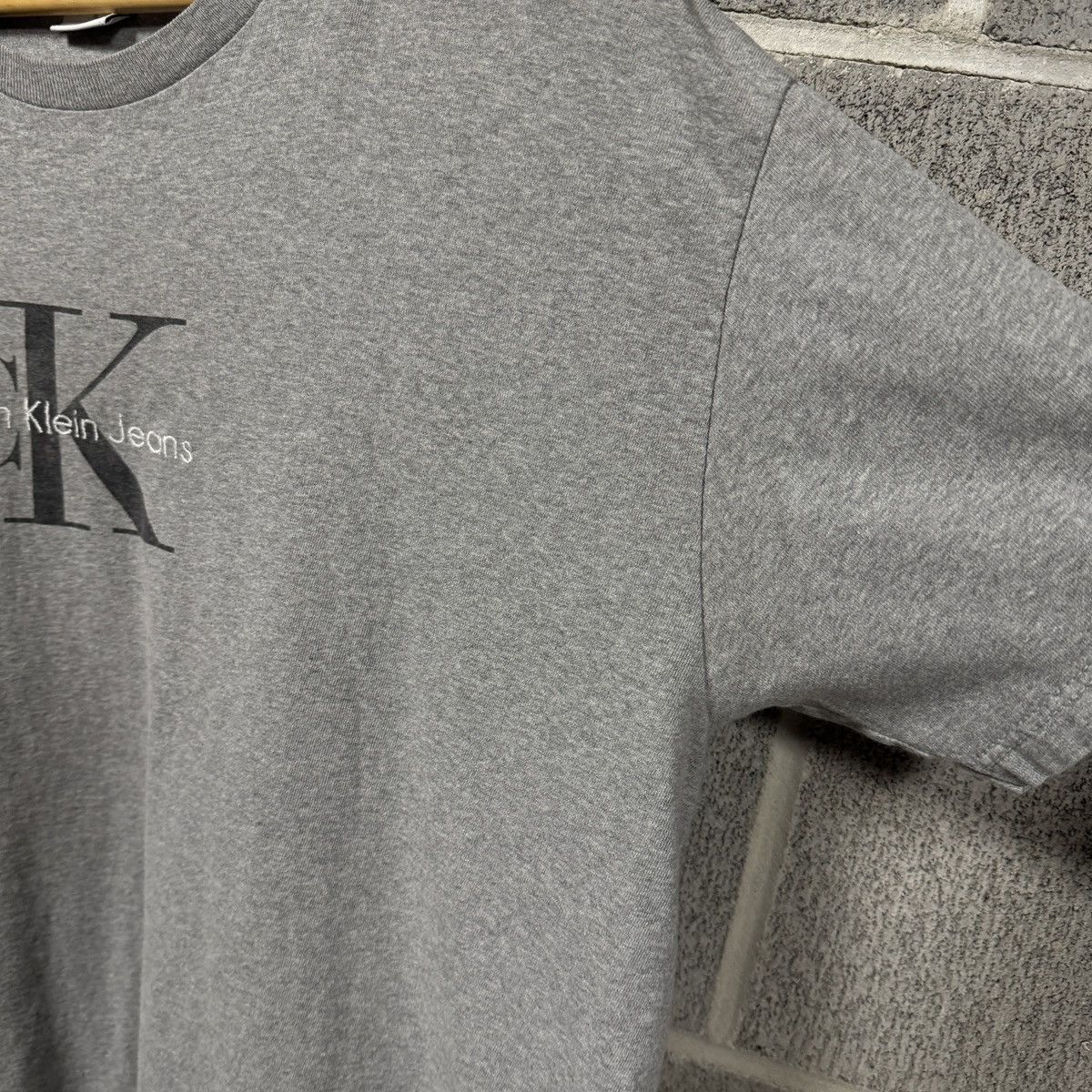 Vintage 90s Faded Calvin Klein Logo Tee Boxy ERD Grunge Size US L / EU 52-54 / 3 - 6 Thumbnail