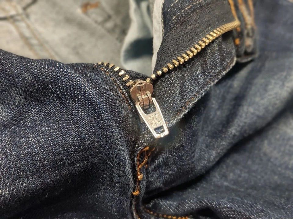 Balmain Pierre Balmain Design 17 CV Distressed Denim Slim Jeans Size US 26 / EU 42 - 15 Thumbnail