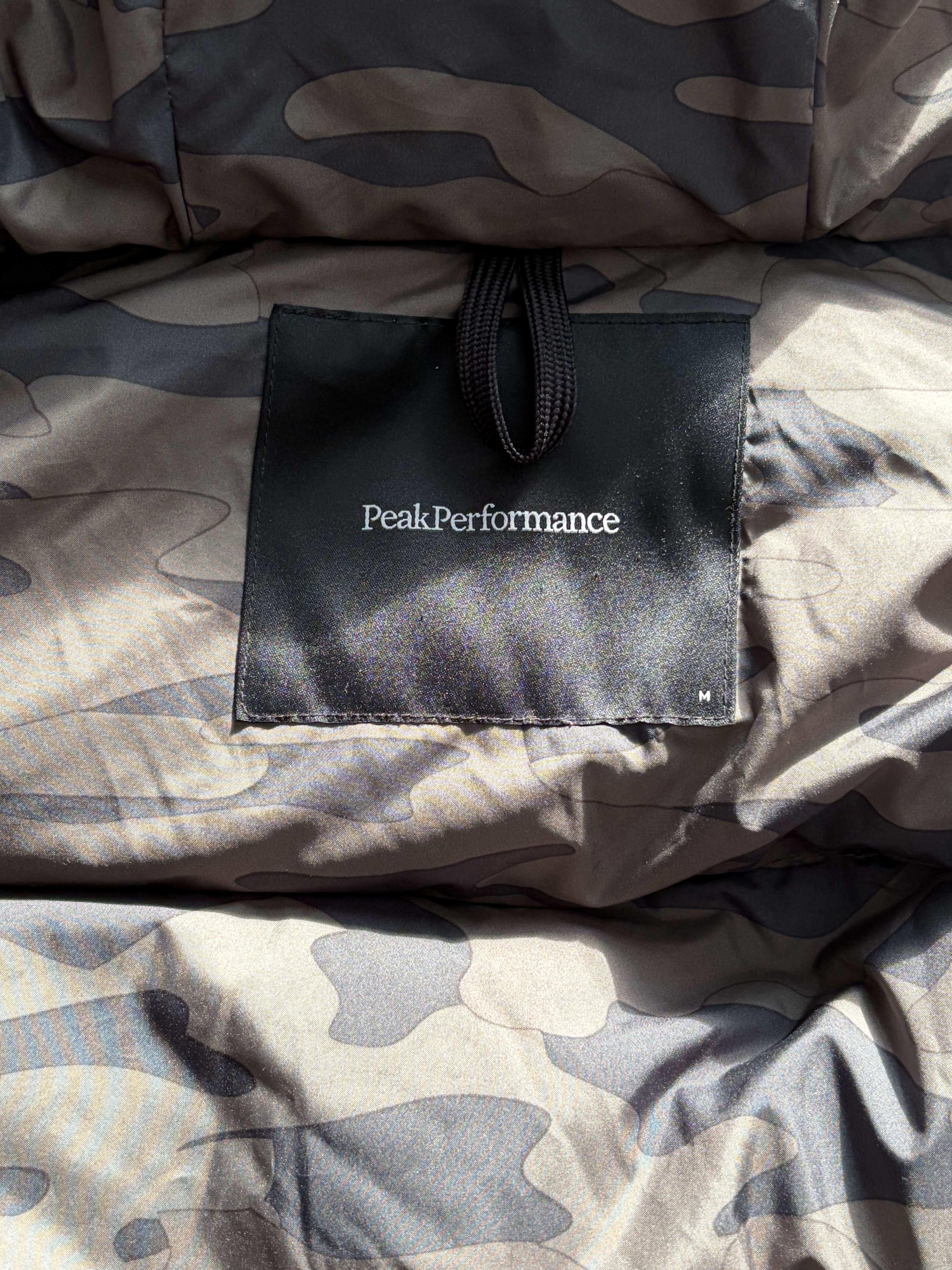 Peak Performance Peak Performance Green Camo Down Parka - M, gently used Size US M / EU 48-50 / 2 - 6 Thumbnail