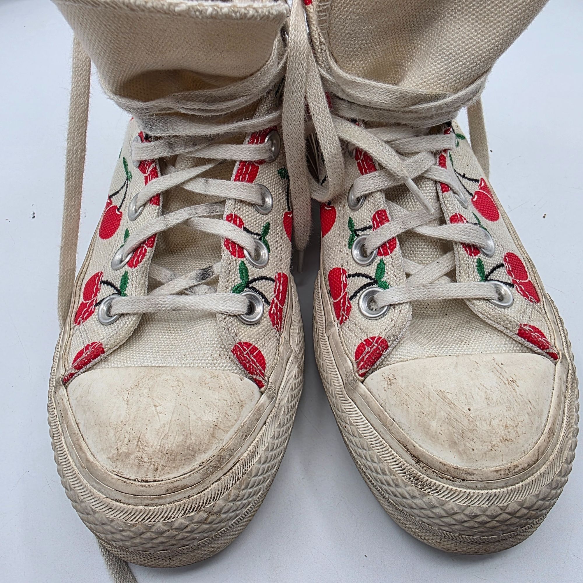 Converse Converse All Star Womens Size 5 White Red Cherry Print High Size US 5 / IT 35 - 10 Thumbnail