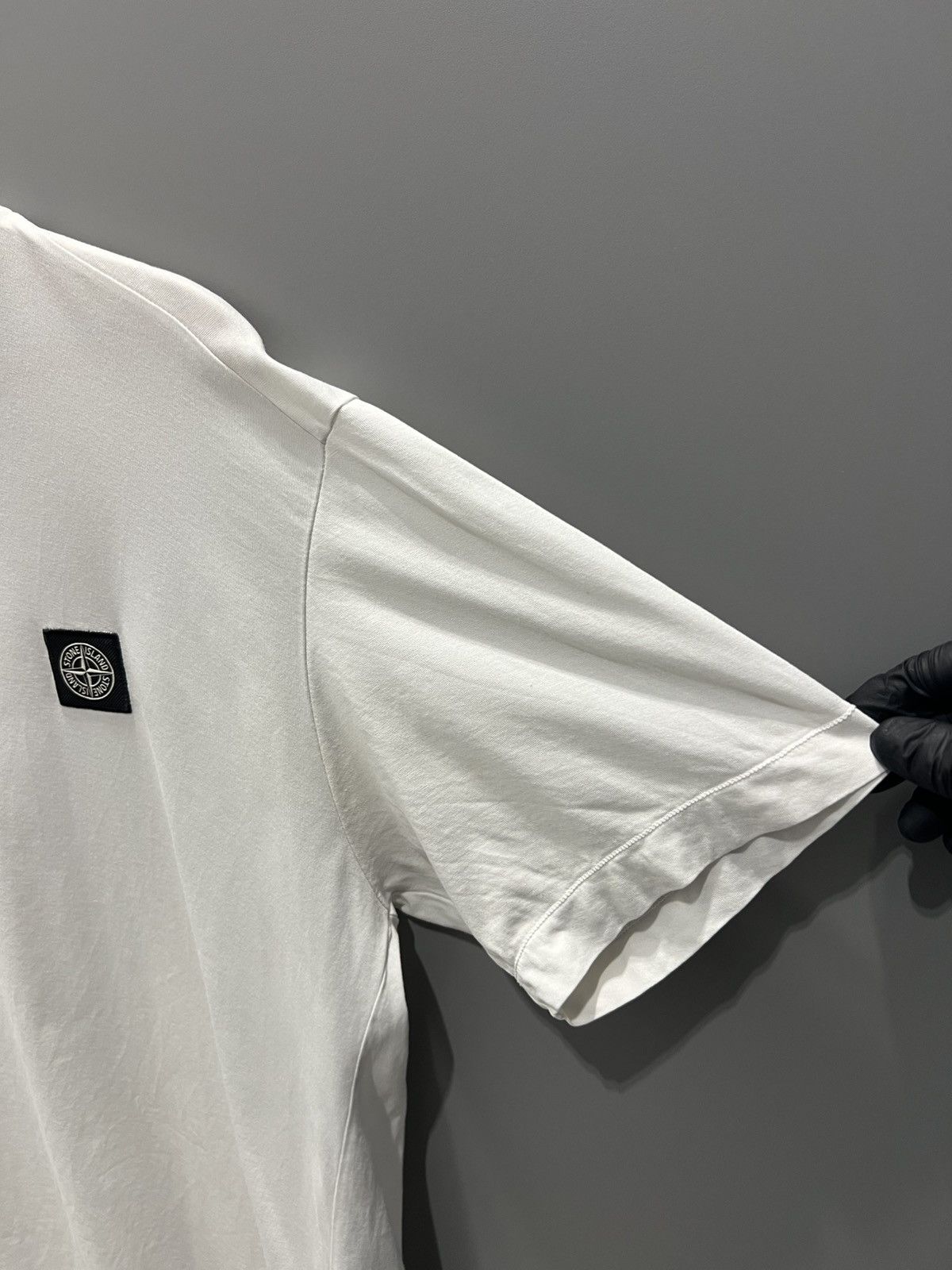 Stone Island Stone Island T-Shirt Size L Black Logo Patch Authentic Size US L / EU 52-54 / 3 - 10 Thumbnail