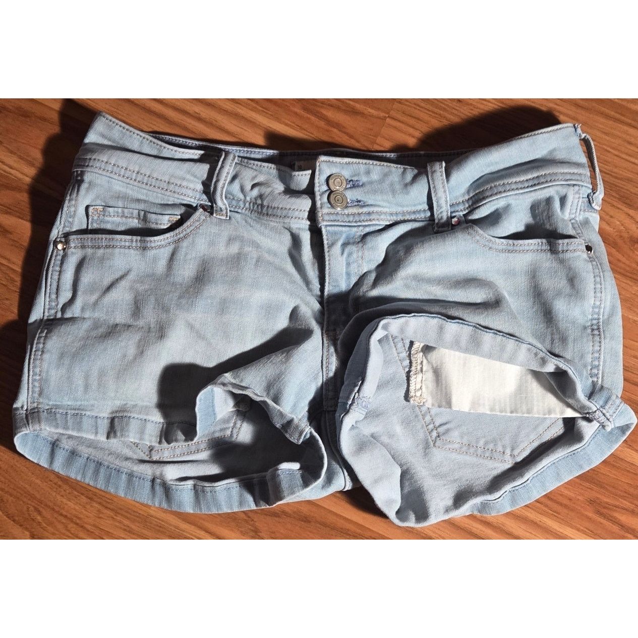 Hollister Hollister Low Rise Light Wash Denim Jean Shorts - Size 10 Size 32" / US 10 / IT 46 - 1 Thumbnail