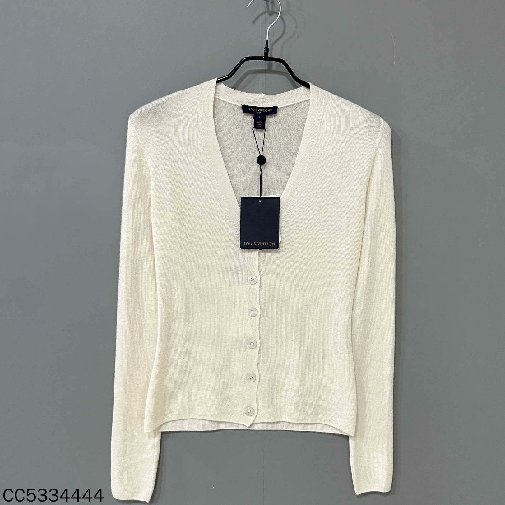 Louis Vuitton Louis Vuitton Knit Sweater S Women Size S / US 4 / IT 40 - 1 Thumbnail